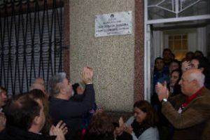 Paternal: Legisladores descubrieron una placa en casa de Maradona