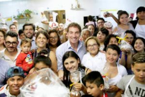 Jornada solidaria: Santilli en el comedor  Las Gemelas