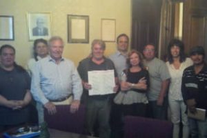 Donación navideña del salario del legislador  Vera