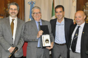 Gianfranco Pasquino: Fue declarado Huésped de Honor