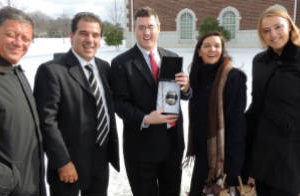 Ritondo firmó un convenio con la Universidad de Arkansas