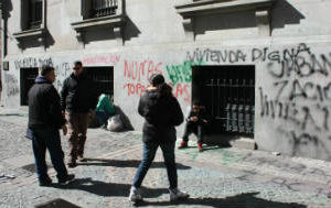 Repudió por pintadas en la Legislatura