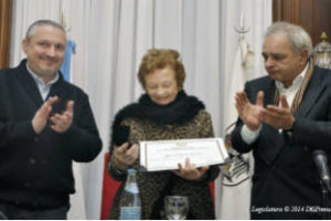 Madre de Cerati recibió distinción para su hijo