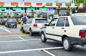 Aumentan taxis y peajes Comentar