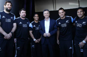 Macri con los All Blacks