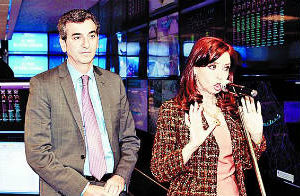 Cristina propuso denunciar por SMS a los grafiteros