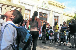 Docentes esperan otra oferta salarial o anunciarán un paro