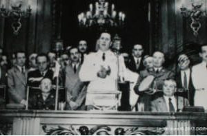 Legislatura:Publicación sobre el paso de Perón