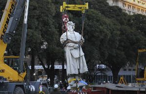 Retiro la estatua y “No es una decisión caprichosa”