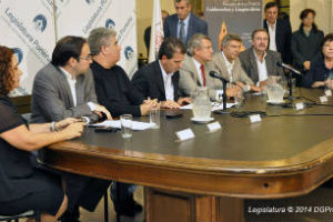 Presentación: Proyecto para prohibir cuidacoches y limpiavidrios