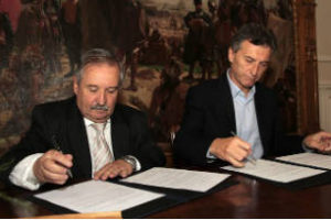 Macri firmó un convenio de cooperación con la DAIA