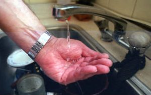 Problemas con el agua en varios barrios