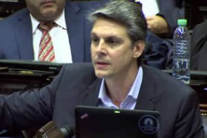 Diputado Massista propone reubicar las villas de emergencia