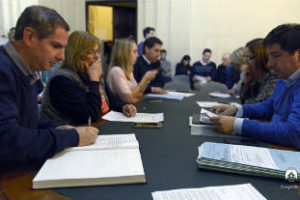 Comunas: crearán oficinas de asistencia, adulto mayor