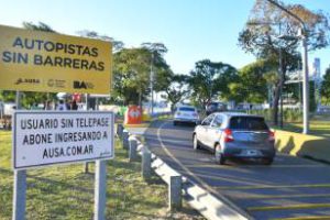 Paseo del Bajo: Primera autopista del país