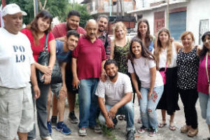 Ciudad: Colocación de baldosas por la memoria