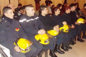 Barracas: Se entregó la bandera Argentina a los bomberos voluntarios
