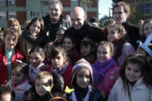 Larreta visitó el barrio 1-11-14 junto a Tini Stoessel