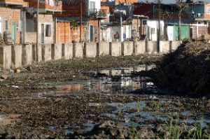 Barrio los Piletones: Emergencia Sanitaria y Ambiental