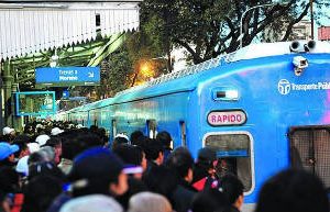 Blanquean las demoras en los servicios del tren Sarmiento