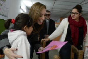 Campana: Vidal visitó una refinería y un hogar de niños