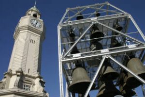 Legislatura:Las campanas saludaron,inicio del Pontificado de Francisco