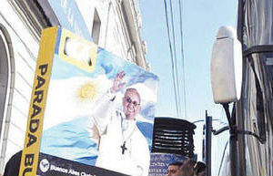 El circuito del Papa Francisco furor entre los fieles