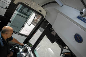 Instalan cámaras de seguridad en los colectivos
