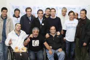 Acto peronista en la  Plata del PJ Macrista.