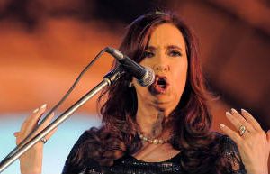 Cristina suspende su agenda por cuadro de laringitis aguda