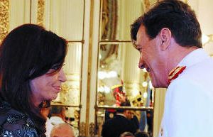 Cristina oficializó ascenso de Milani, u obediencia de bida