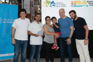 Larreta participó: Entrega 89 escrituras a vecinos