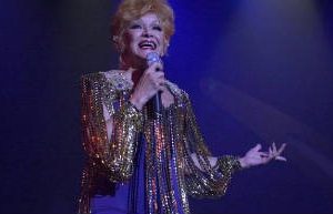 Murió la «señora vedette»