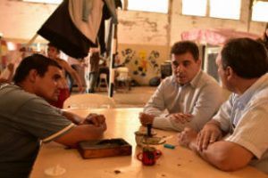 Ritondo recorrió centros de evacuados en Arrecifes