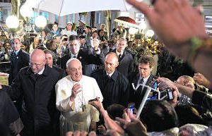 Francisco pidió “vivir con alegría”