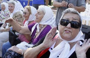 investigan a Hebe por viajar al caribe