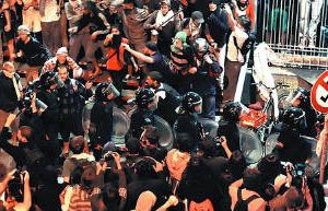 Tensión:Incidentes en el desalojo de la Sala Alberdi