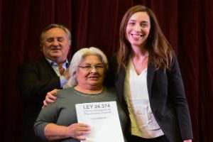 San Miguel: Vidal entregó títulos de propiedad a vecinos