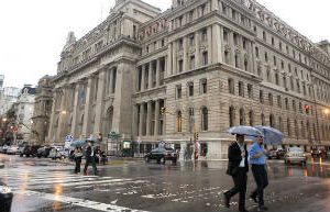 Ley de Medios: prorrogan la medida al Grupo Clarín