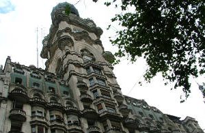 Un recorrido especial por la Avenida de Mayo