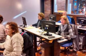 Postas Digitales: Buscan integrar a 100.000 adultos mayores