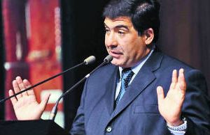 Etchegaray:Por ser investigado demandó a un periodista