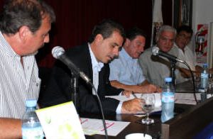 La Legislatura firmó convenios con el Sindicato de Taxistas