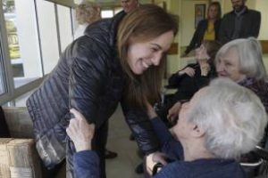 Bahía Blanca: Vidal visito hogar Adultos Mayores