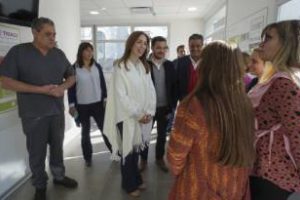 Vidal: Recorrió un hospital y diálogo con vecinos