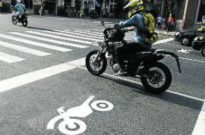 Las zonas para motos,en la calle Independencia