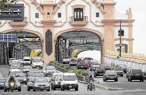 El Puente Alsina recuperó su color y su historia