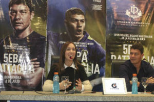 Vidal junto al ex futbolista Sebatián Battaglia