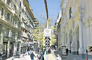 Ciudad:Reabrió la calle Bolívar con prioridad peatonal