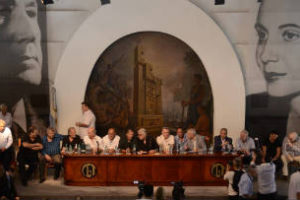 Los gremios pidieron reunirse con Macri para discutir salarios